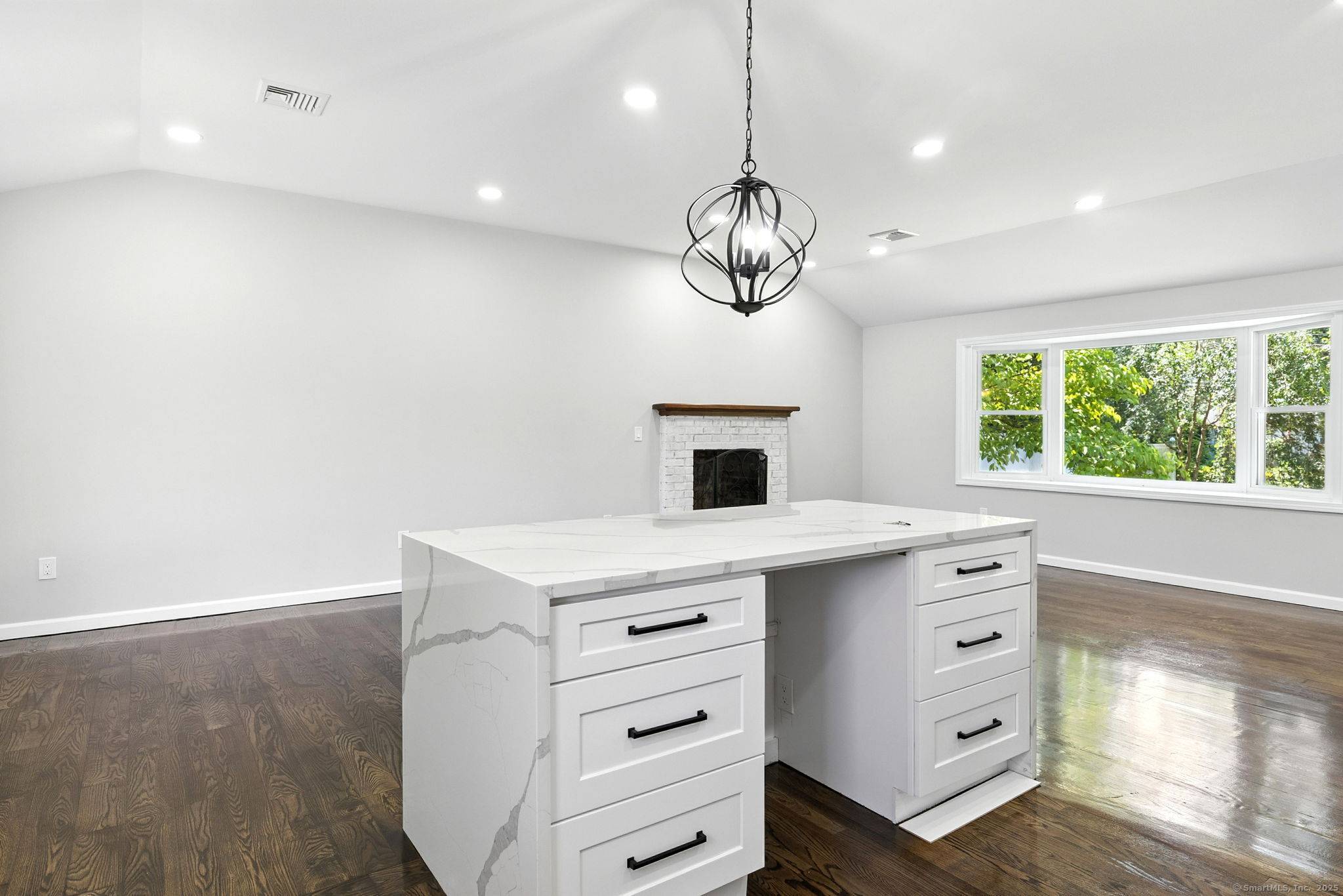 North Branford, CT 06471,15 Beech Street