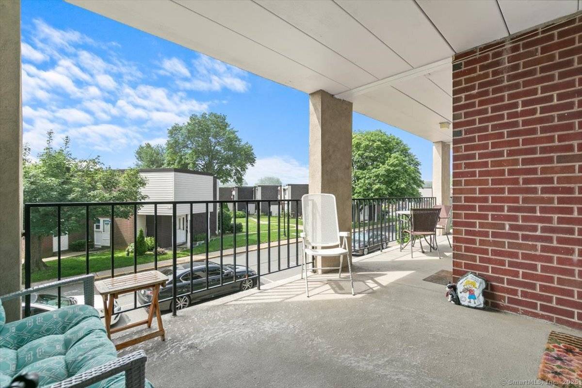 West Haven, CT 06516,230 West Walk #230