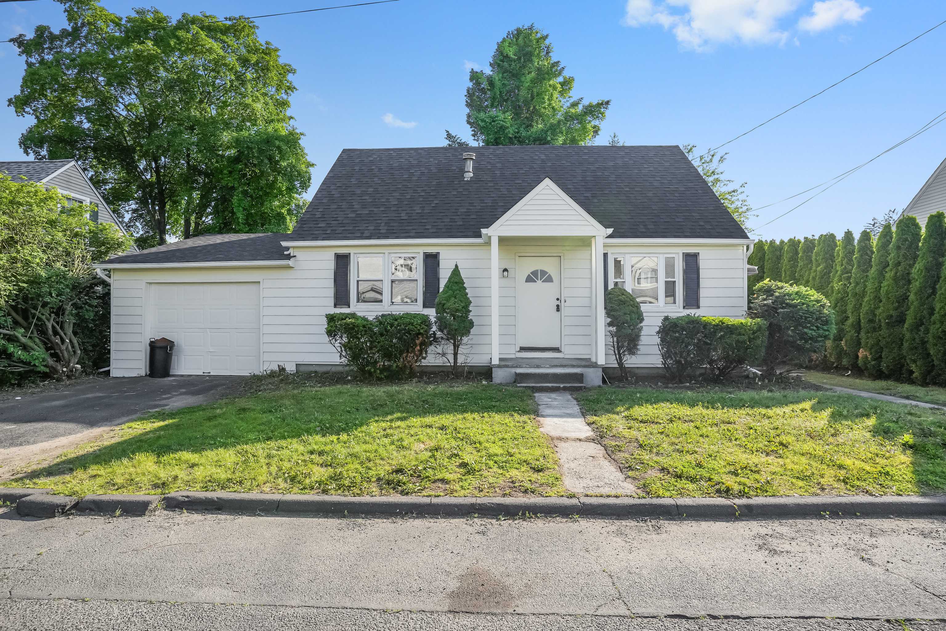 24 South Avenue, Danbury, CT 06810
