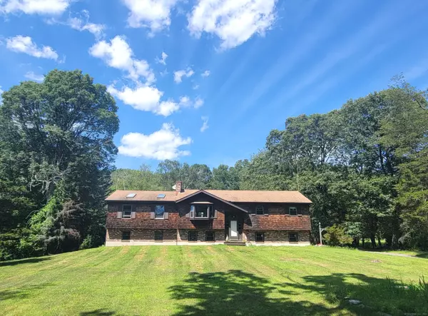 34 Hyde Park Road, Franklin, CT 06254