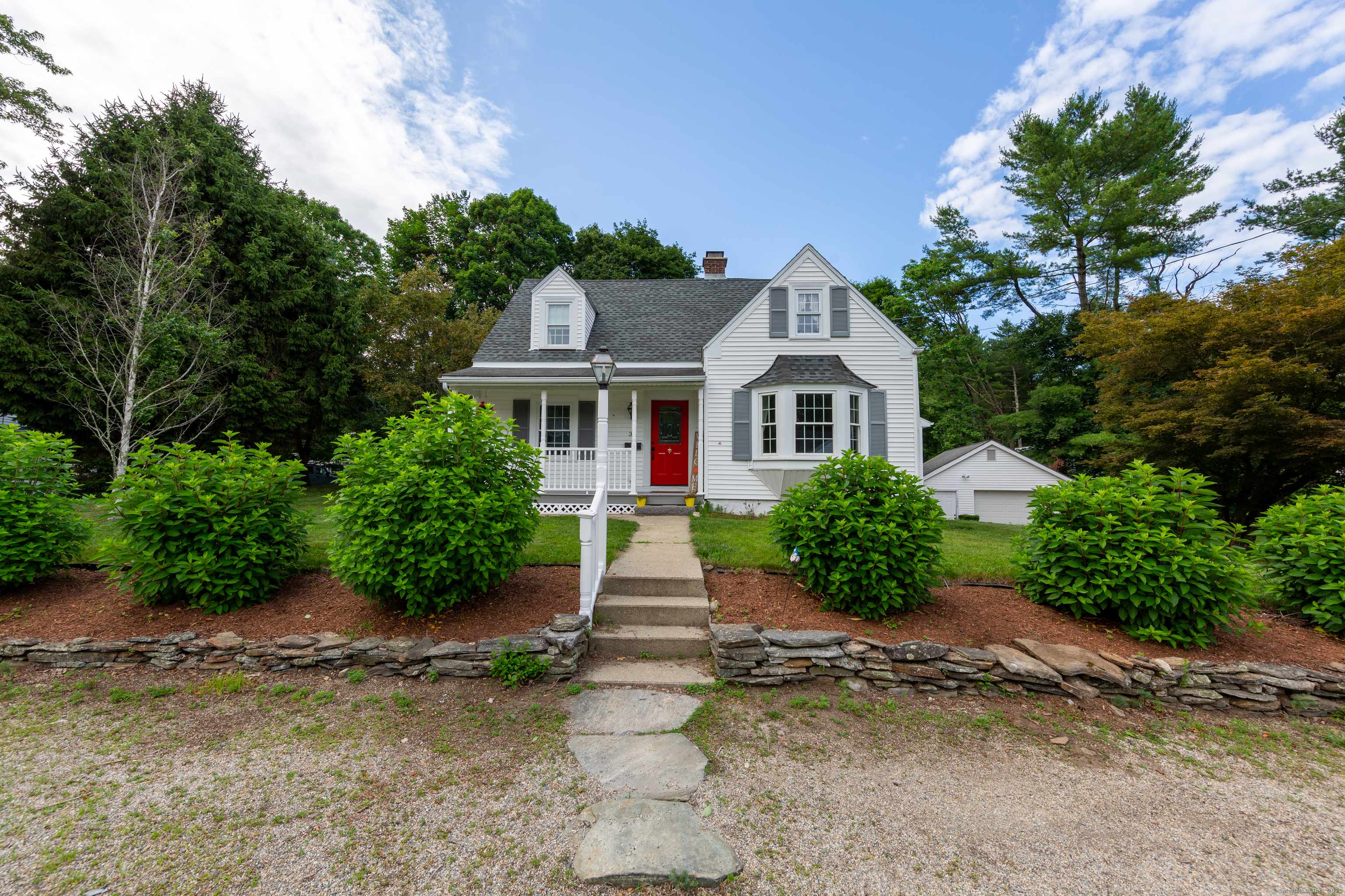 32 Hurlbut Street, Putnam, CT 06260