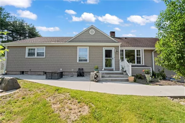 23 Sunset Hill Road, Brookfield, CT 06804