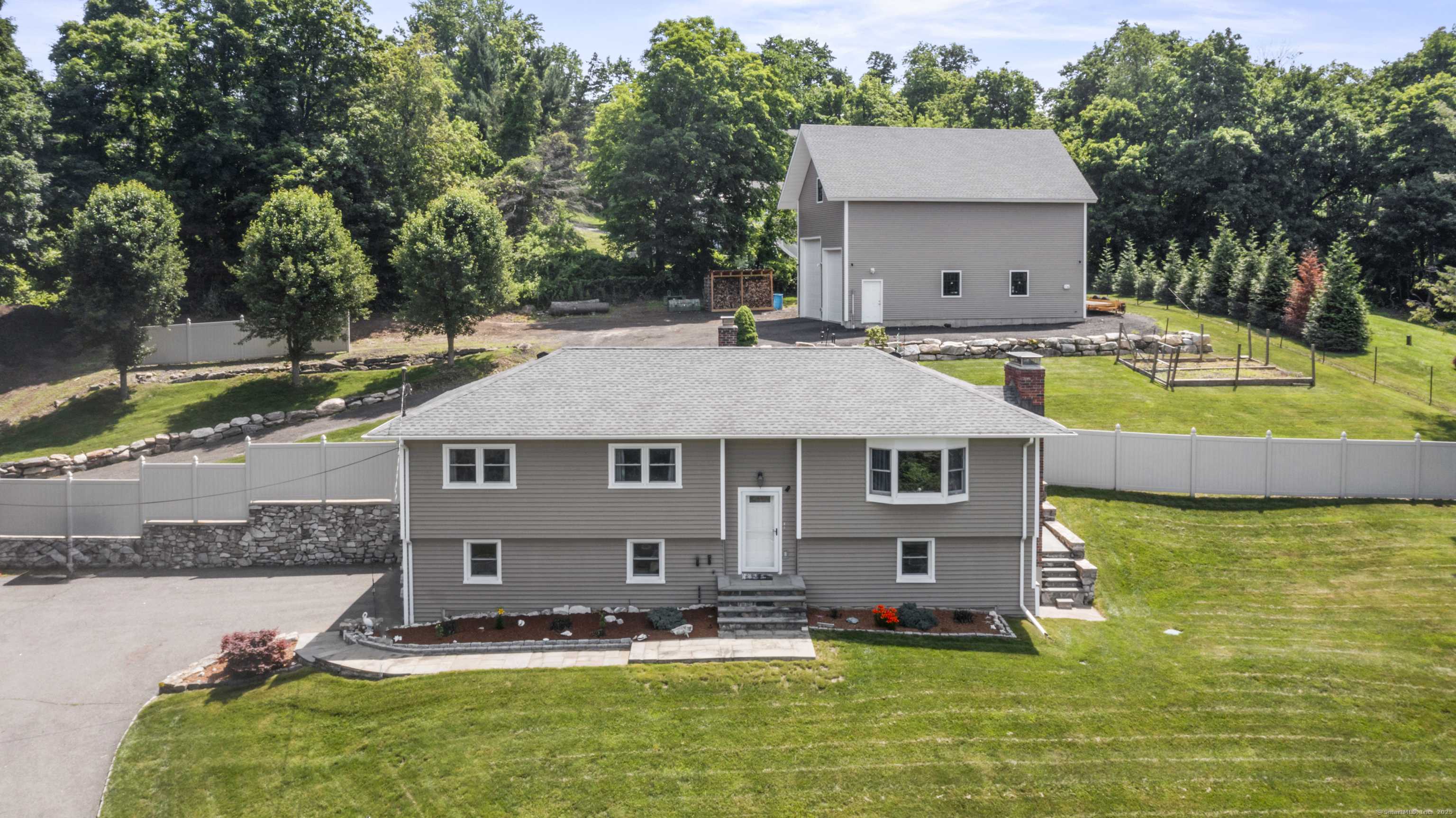 17 Stony Brook Road, Brookfield, CT 06804