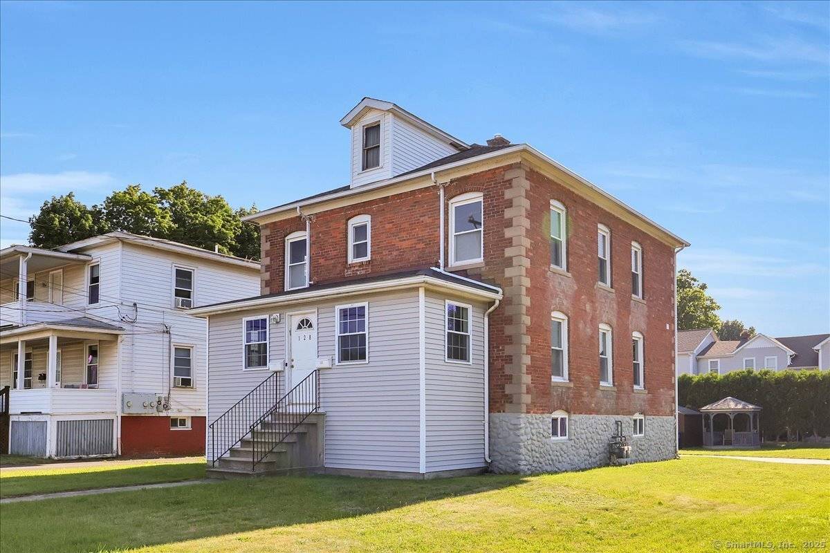 128 Whiting Street, Plainville, CT 06062