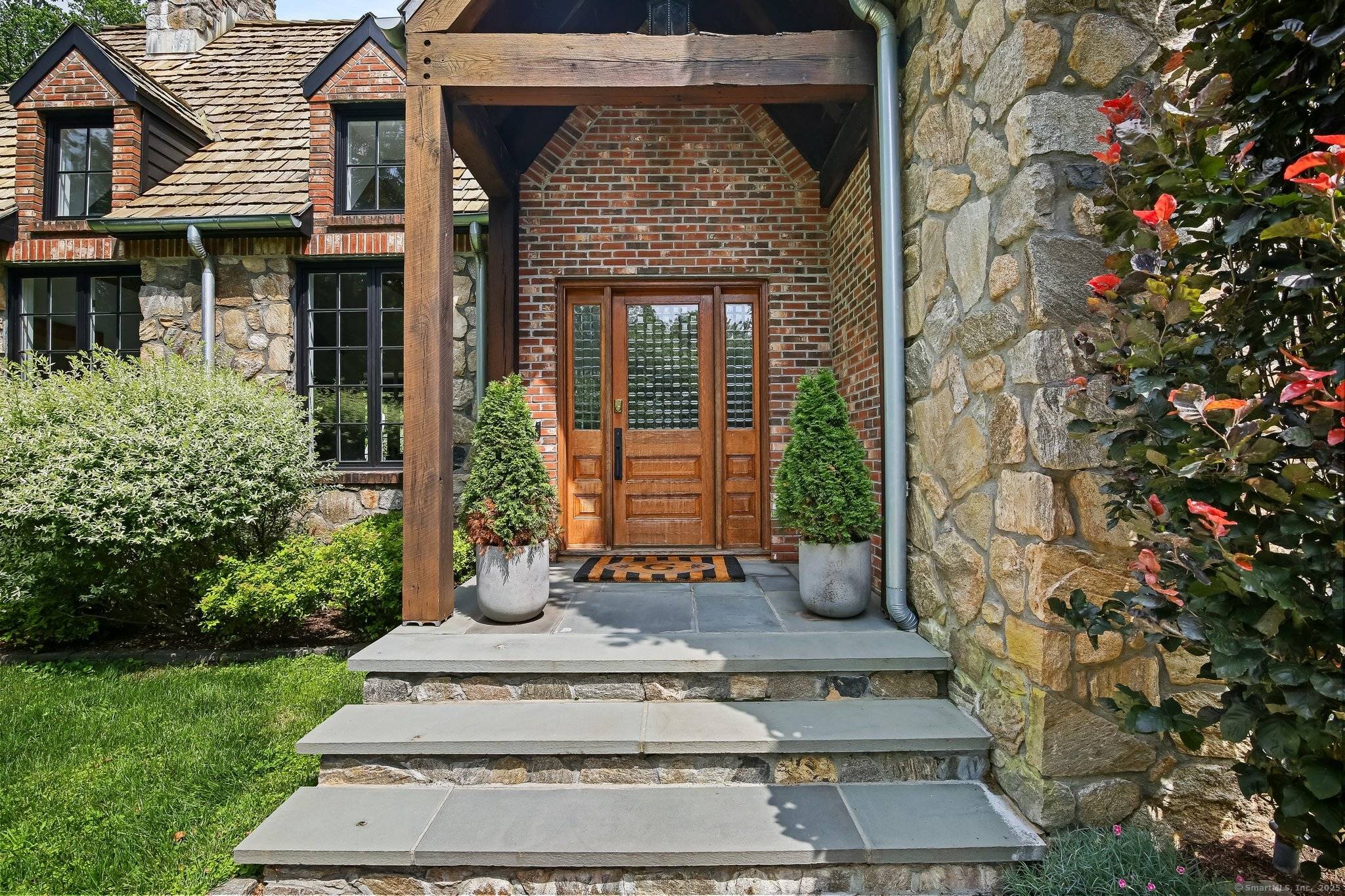 Stamford, CT 06903,3090 High Ridge Road