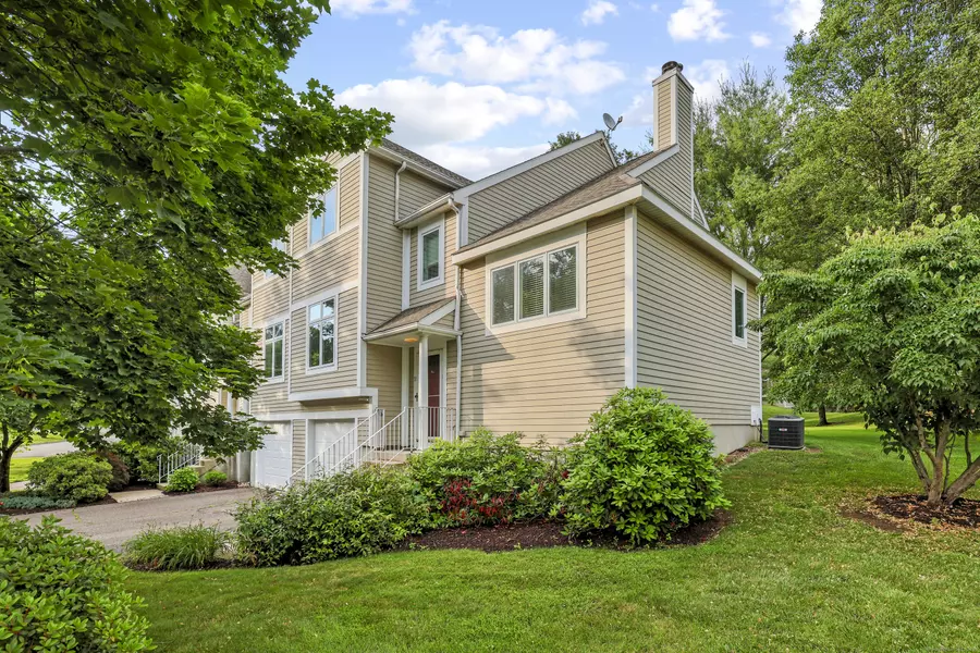 11 Essex Court #11, Avon, CT 06001