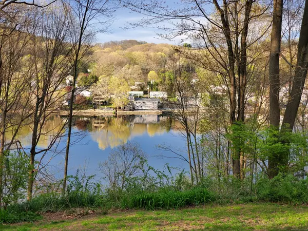 Shelton, CT 06484,903 Howe Avenue