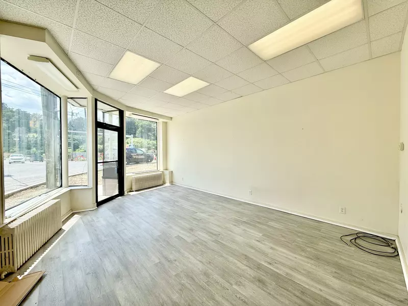 76 Bank Street, Seymour, CT 06483