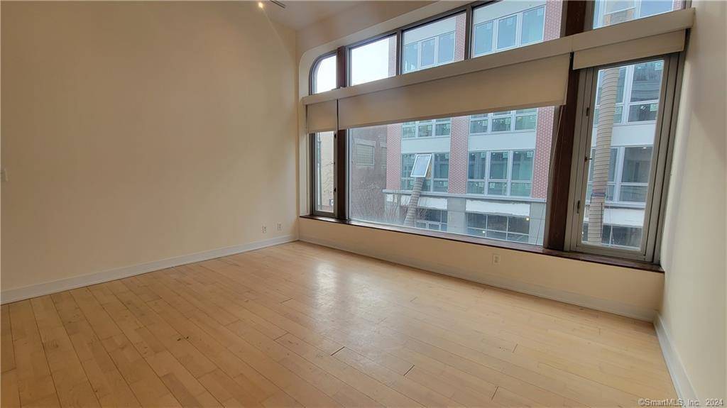 804 Chapel Street #202, New Haven, CT 06510