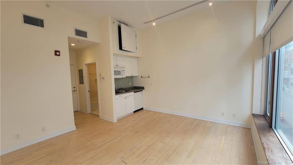New Haven, CT 06510,804 Chapel Street #202