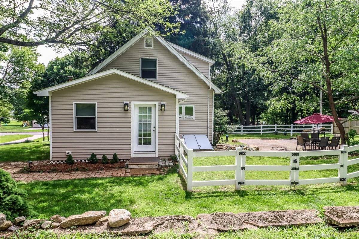 Cheshire, CT 06410,857 Marion Road