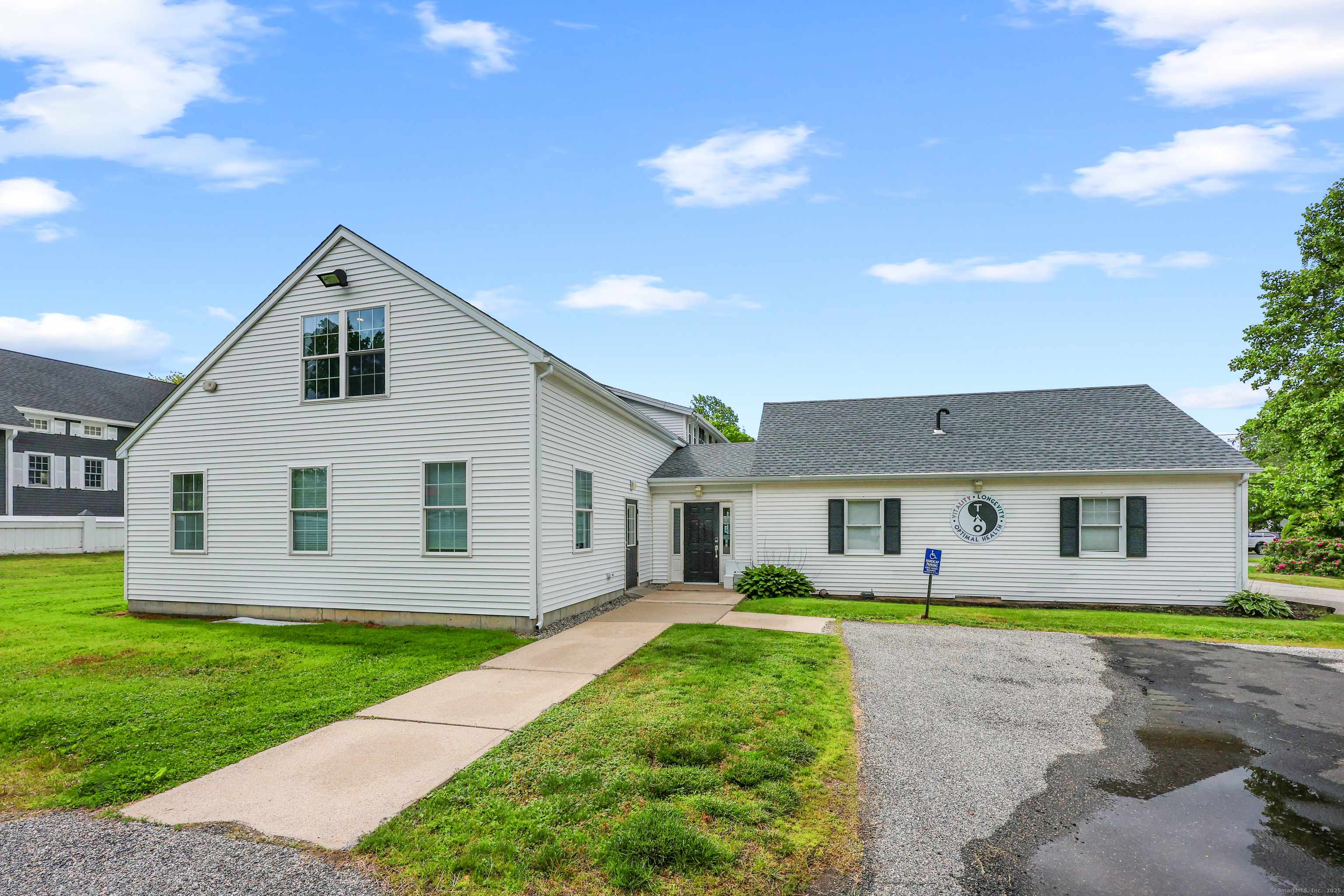 Hebron, CT 06248,27 Main Street