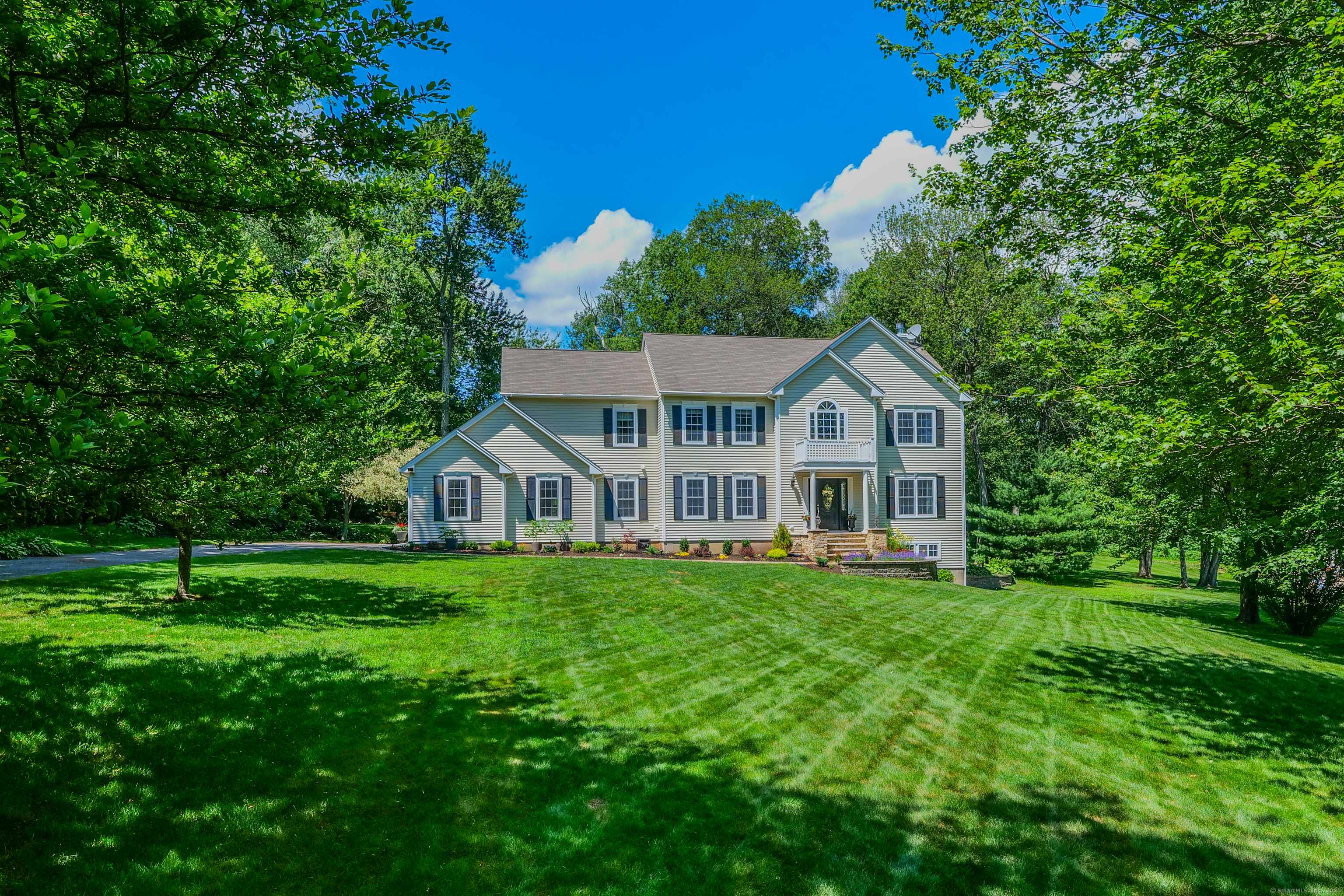 66 Warren Glen, Burlington, CT 06013