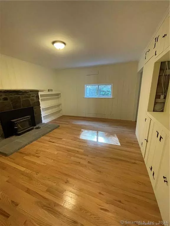Redding, CT 06896,86 Pocahontas Road