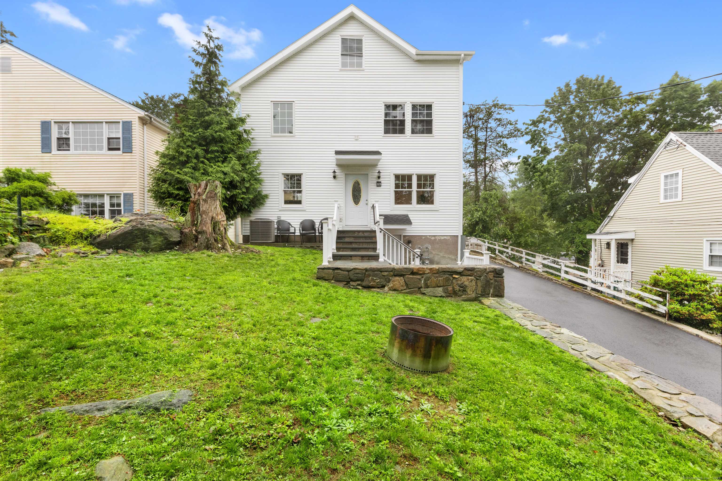 75 Coolidge Avenue, Stamford, CT 06906