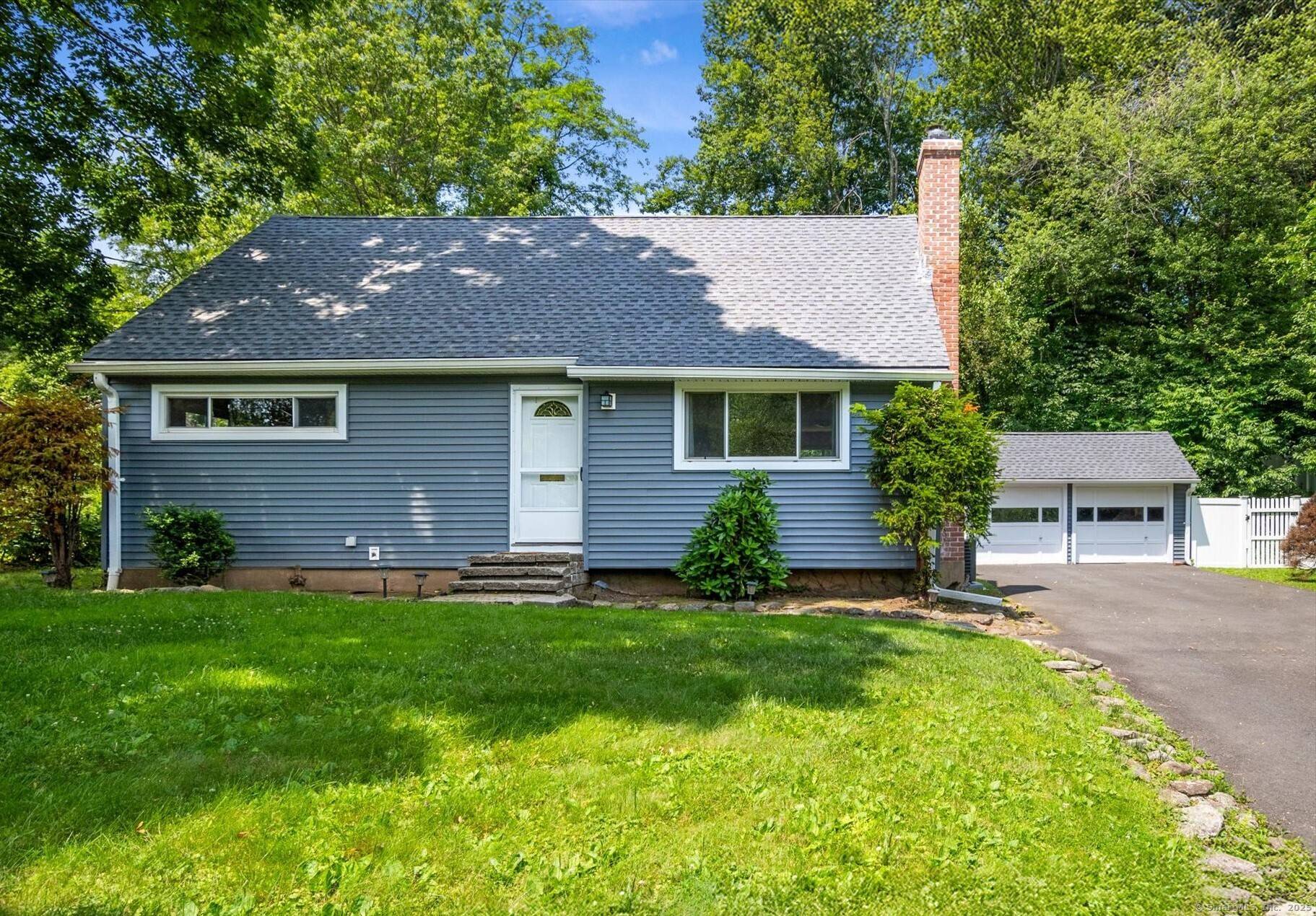 10 John Smith Drive, West Hartford, CT 06107