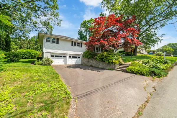 91 Piping Rock Drive, Waterbury, CT 06706