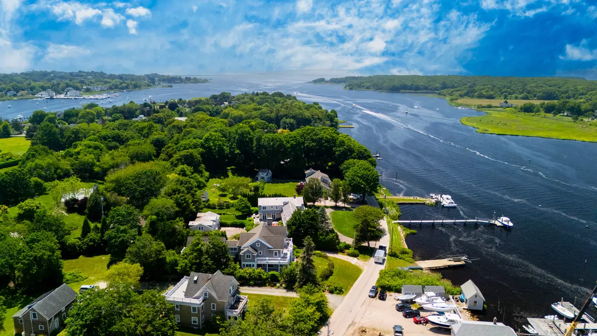 Westerly, RI 02891,52 Avondale Road