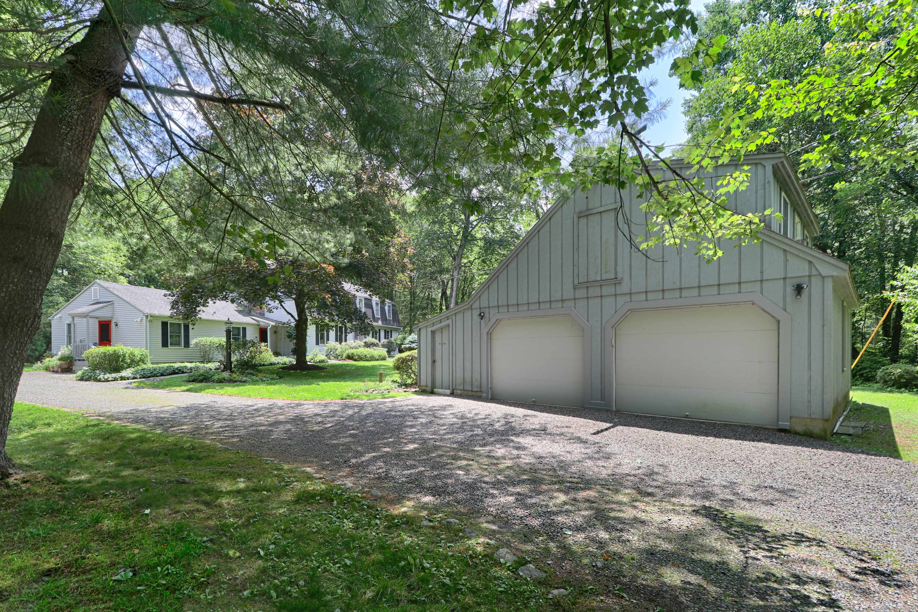 Fairfield, CT 06890,1135 Hulls Farm Road