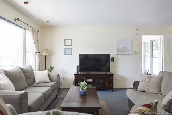 New London, CT 06320,1129 Ocean Avenue