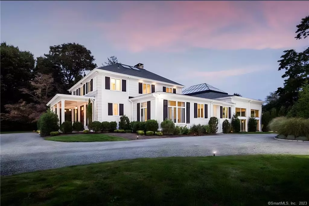 Fairfield, CT 06824,345 Governors Lane