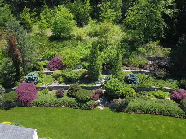Weston, CT 06883,29 Bradley Road