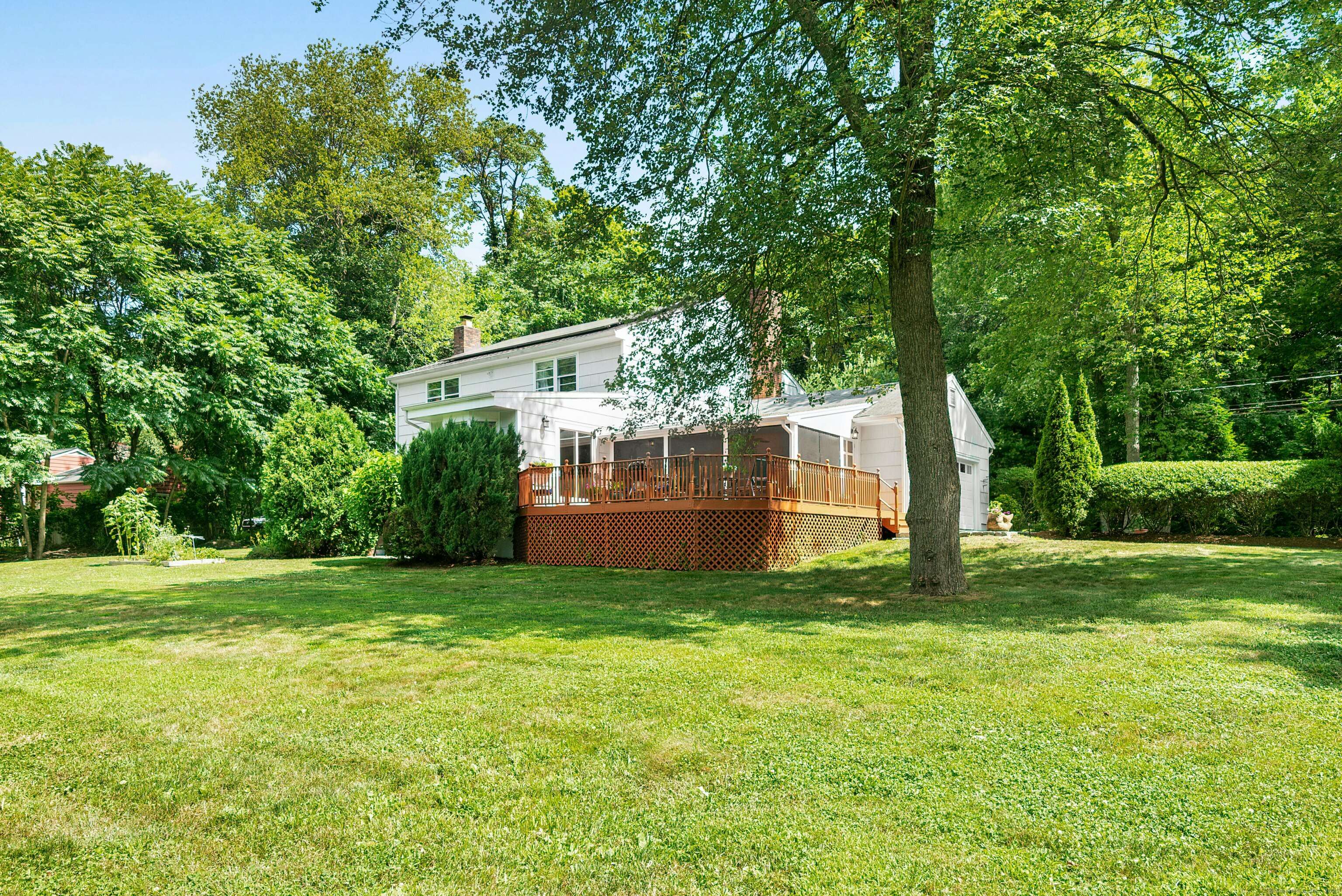 New Canaan, CT 06840,11 Old Kings Highway