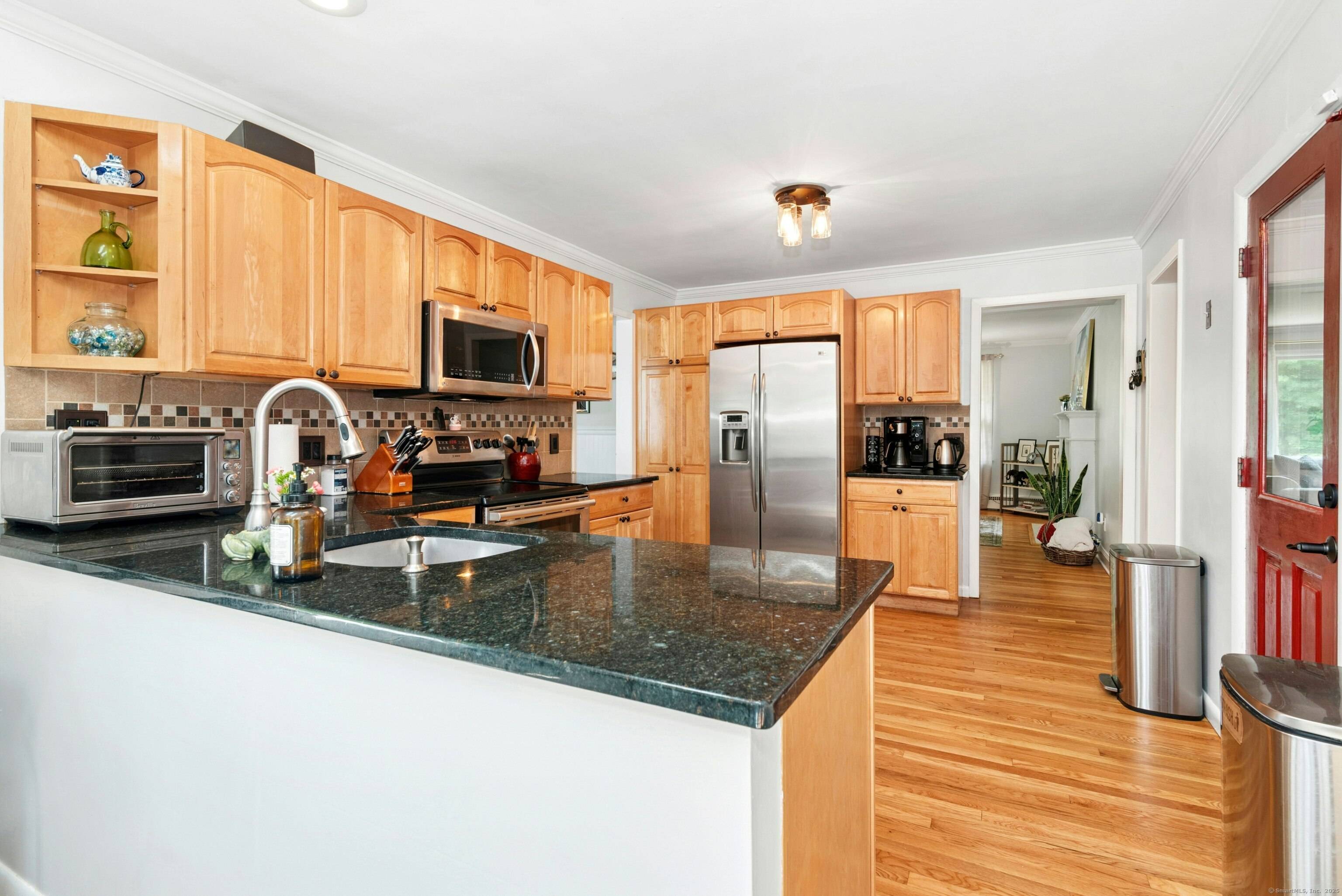 New Canaan, CT 06840,11 Old Kings Highway