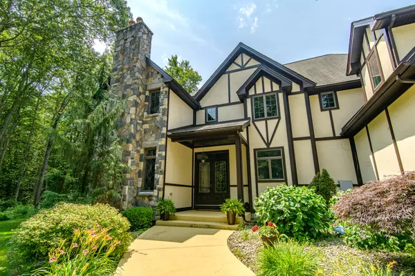 Woodstock, CT 06281,76 Mill Brook Lane