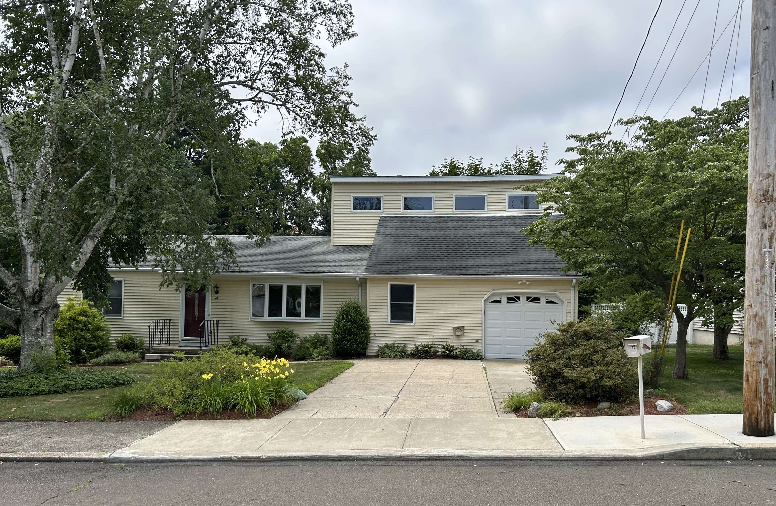 25 Andrus Drive, Milford, CT 06461