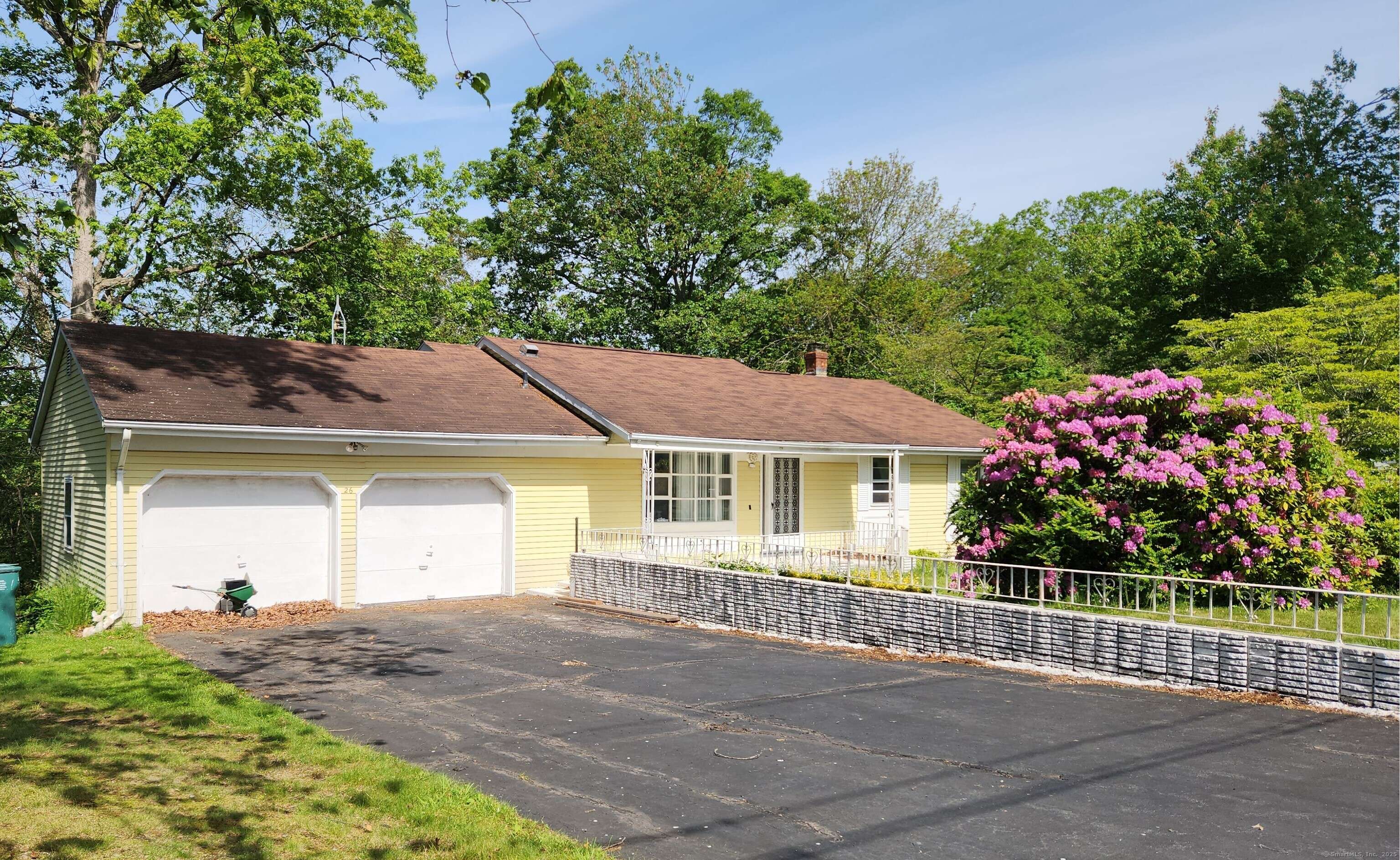 26 Stratton Court, Hamden, CT 06514