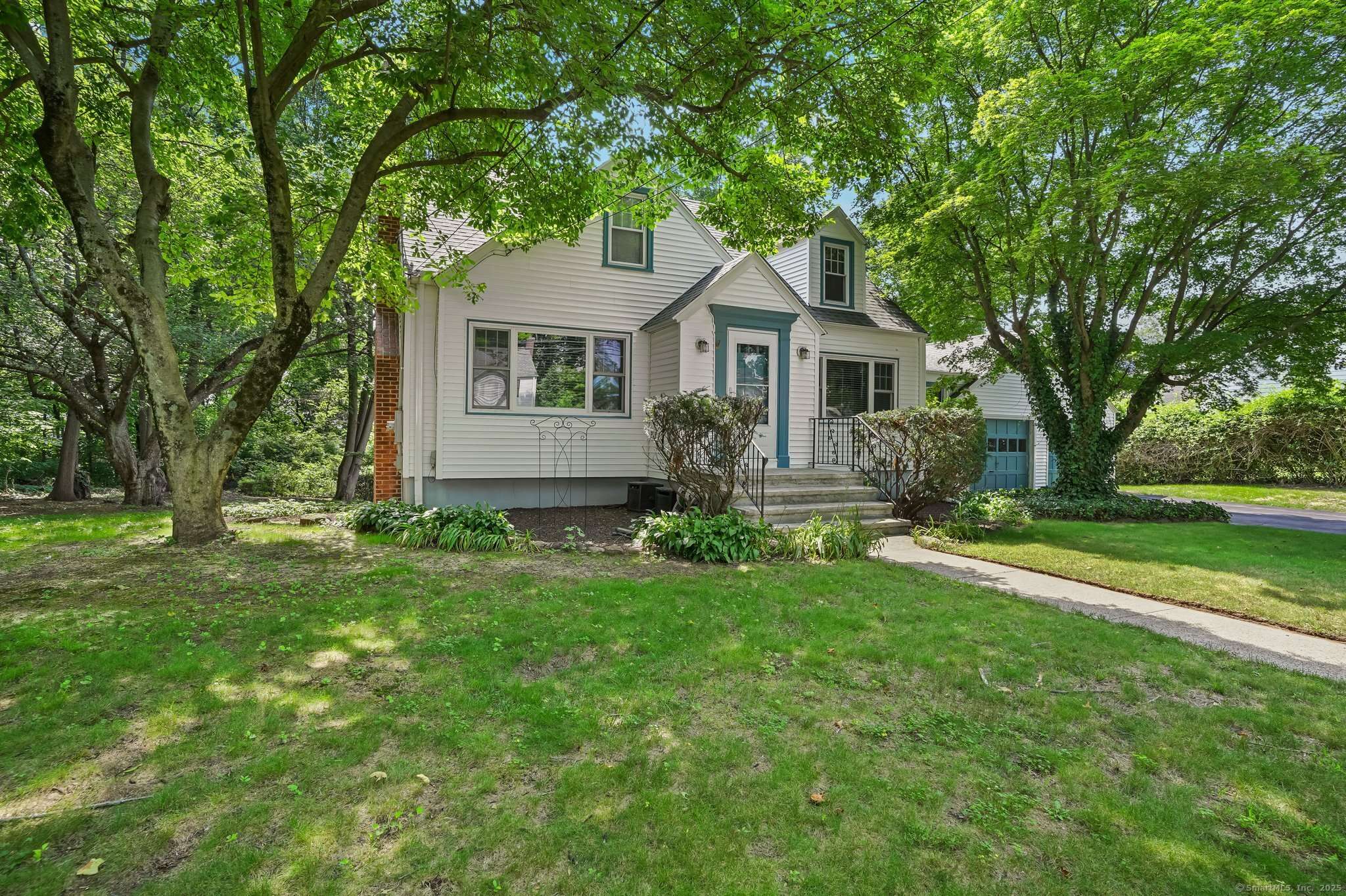 57 Lakeview Avenue, Hamden, CT 06514