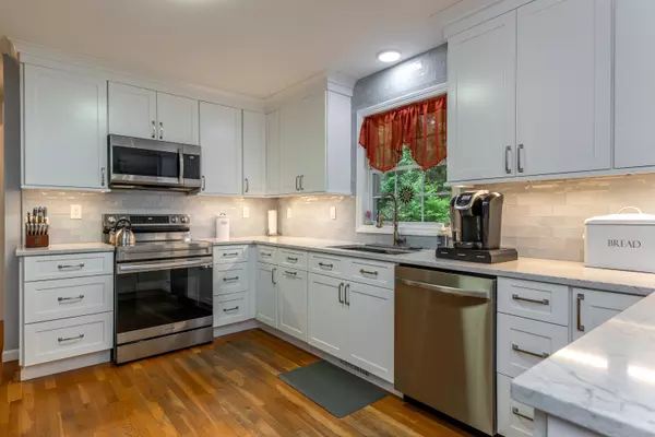 Southbury, CT 06488,64 Short Rock Road