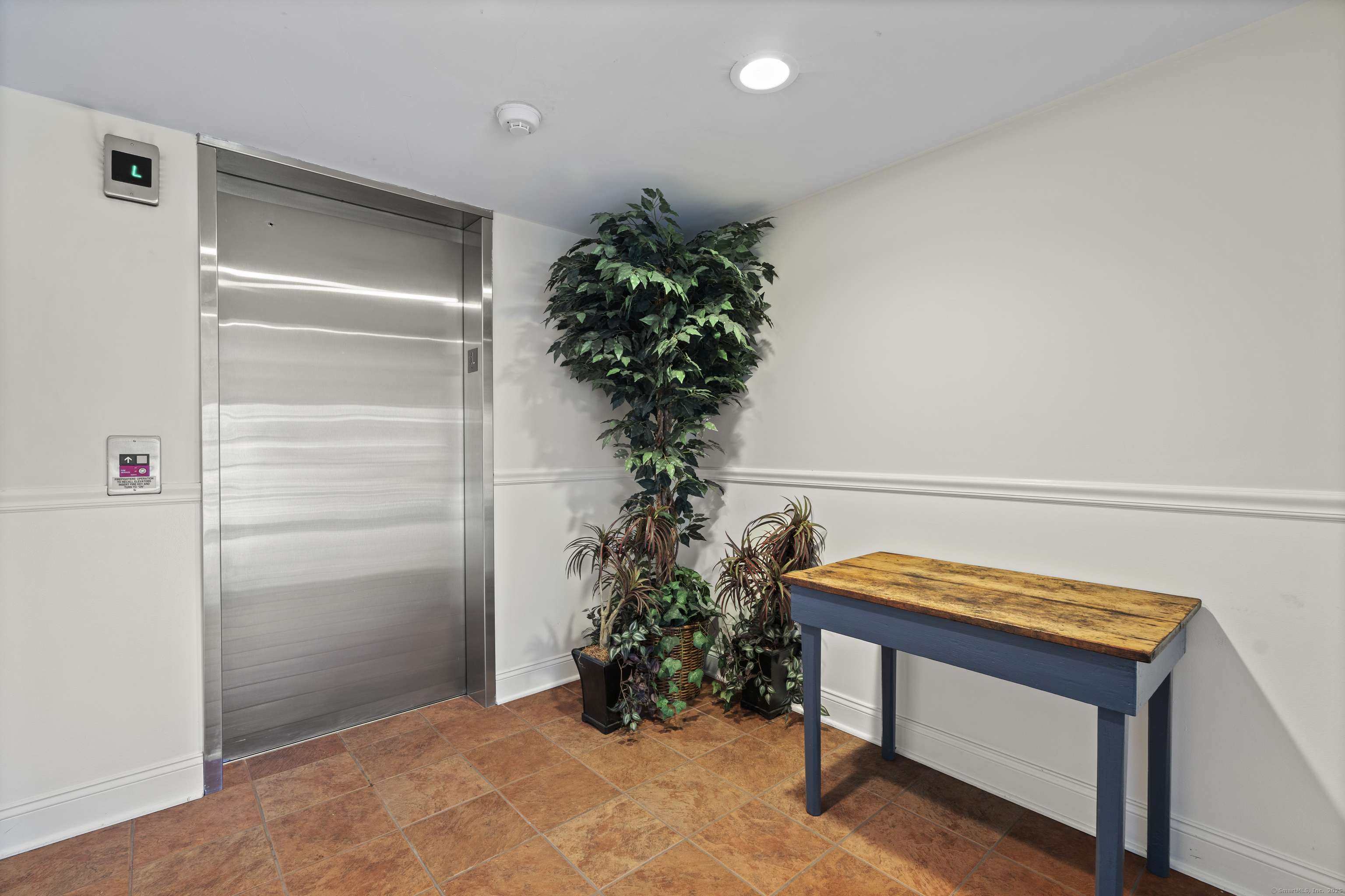Milford, CT 06460,1 Merwin Avenue #B1
