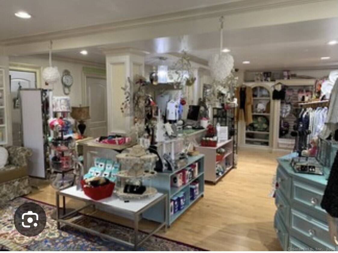 Wilton, CT 06897,23 Danbury Road