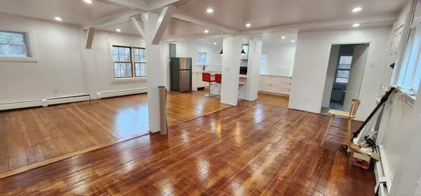 Watertown, CT 06795,1206A Bassett Road #A