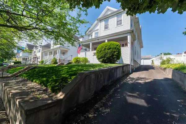 35 Hinckley Avenue, Stamford, CT 06902