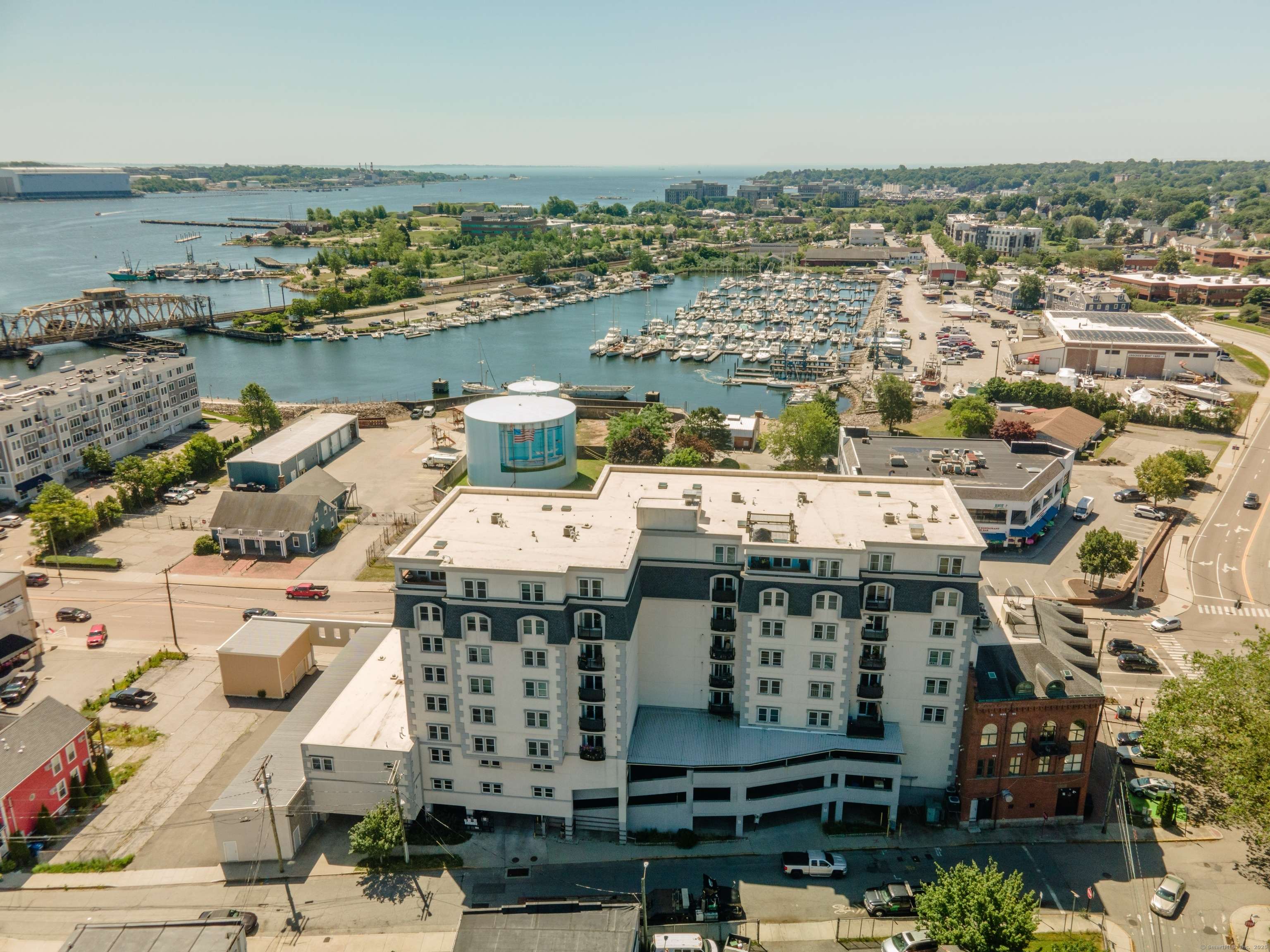 New London, CT 06320,461 Bank Street #708