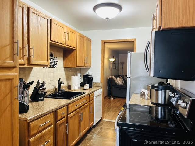 Cromwell, CT 06416,6 Cedarland Court #6