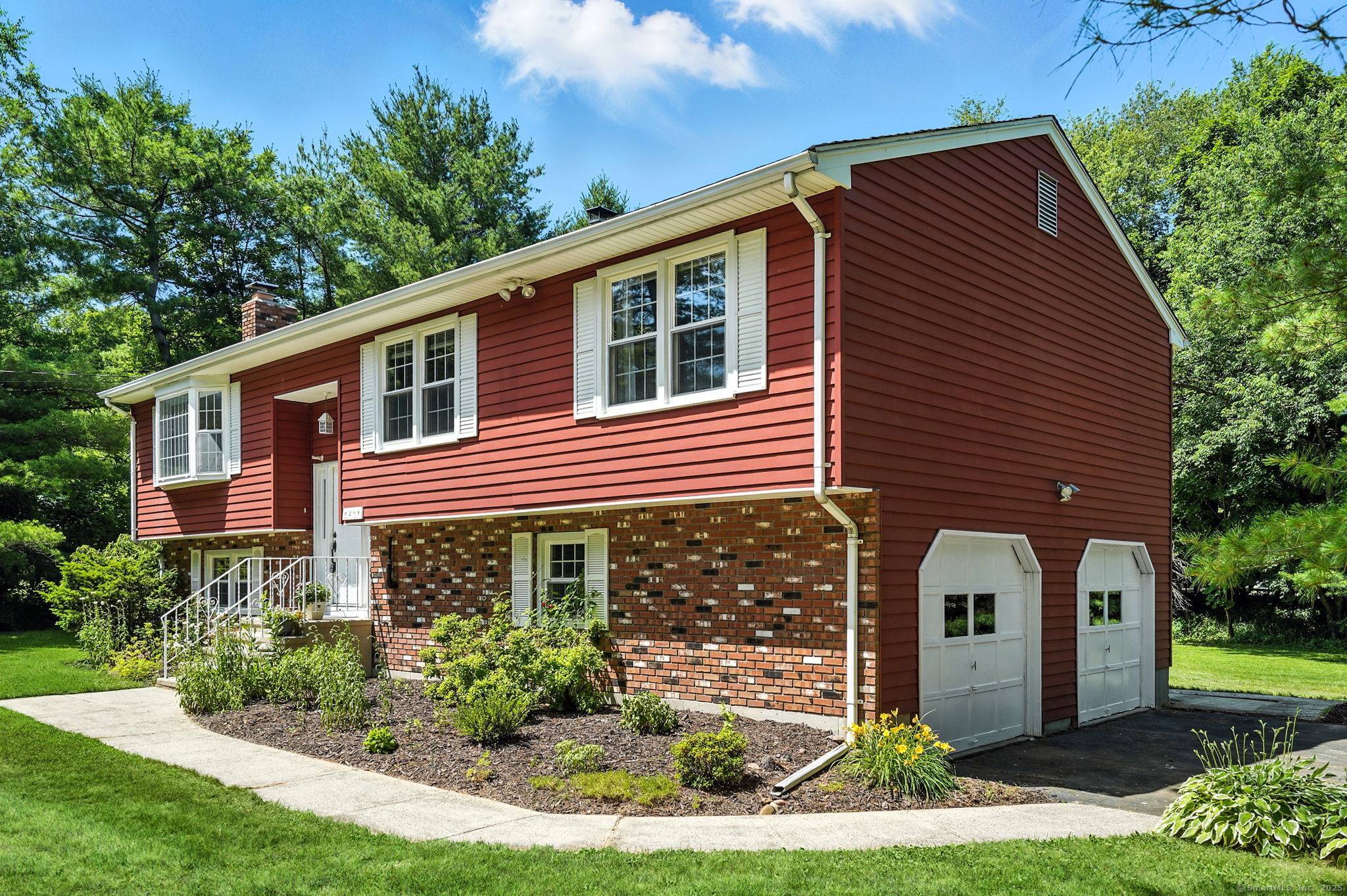North Branford, CT 06472,29 Sunnyside Drive