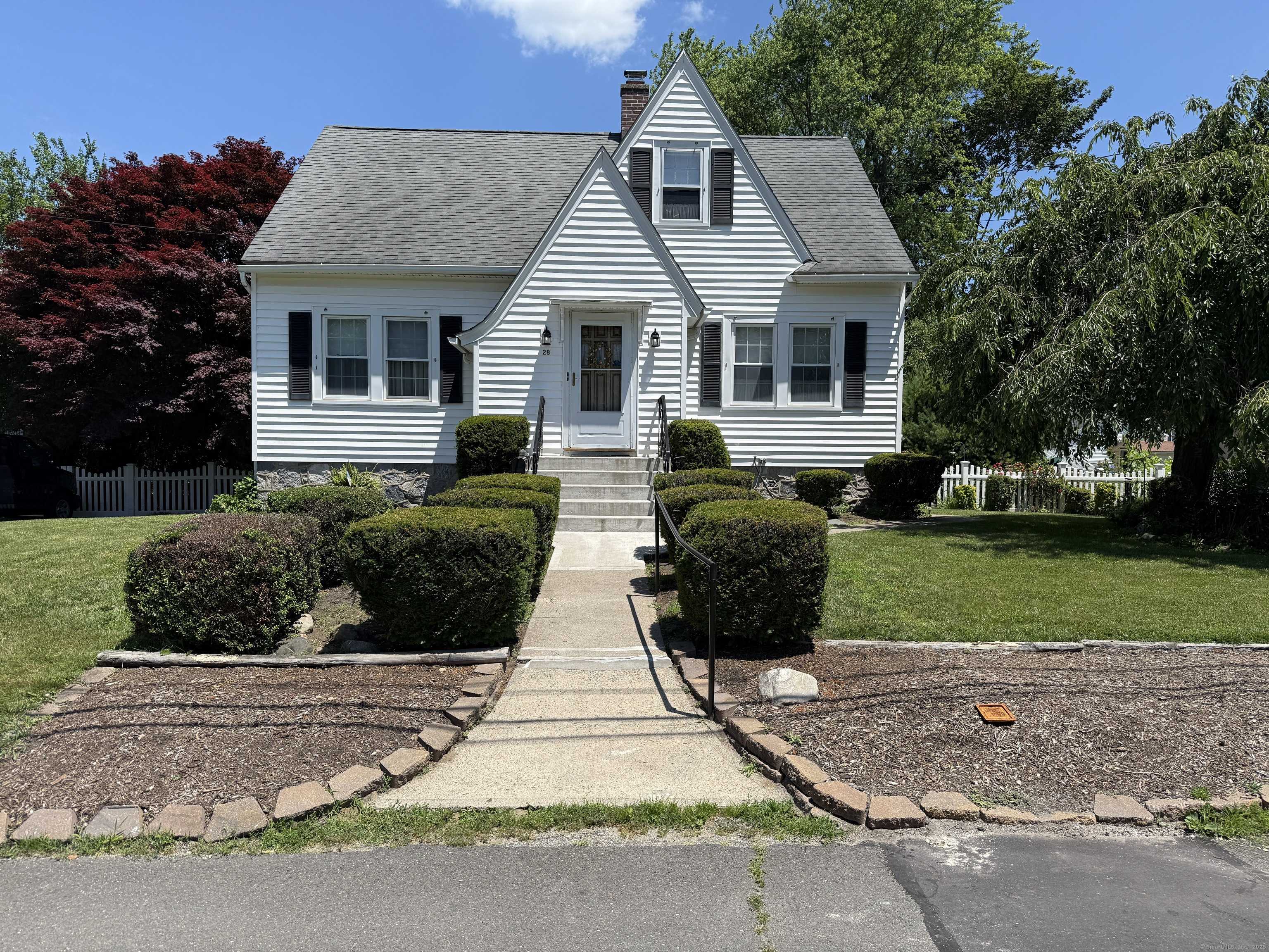 28 Maplerow Avenue, Waterbury, CT 06705