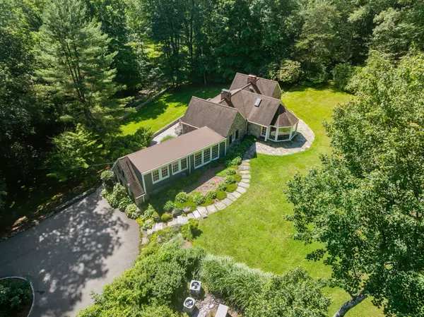 New Canaan, CT 06840,760 Valley Road