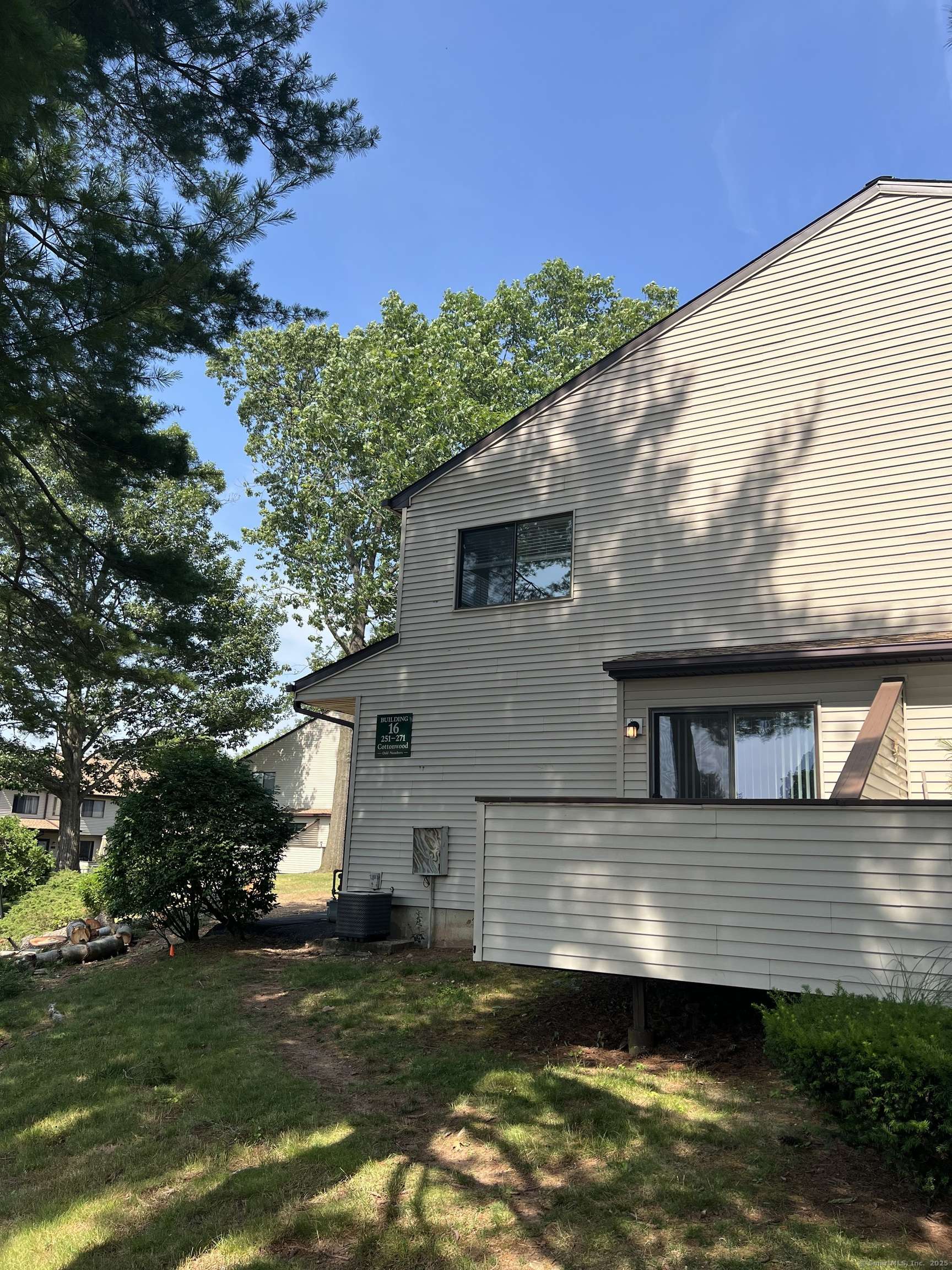 Newington, CT 06111,259 Cottonwood Road #259