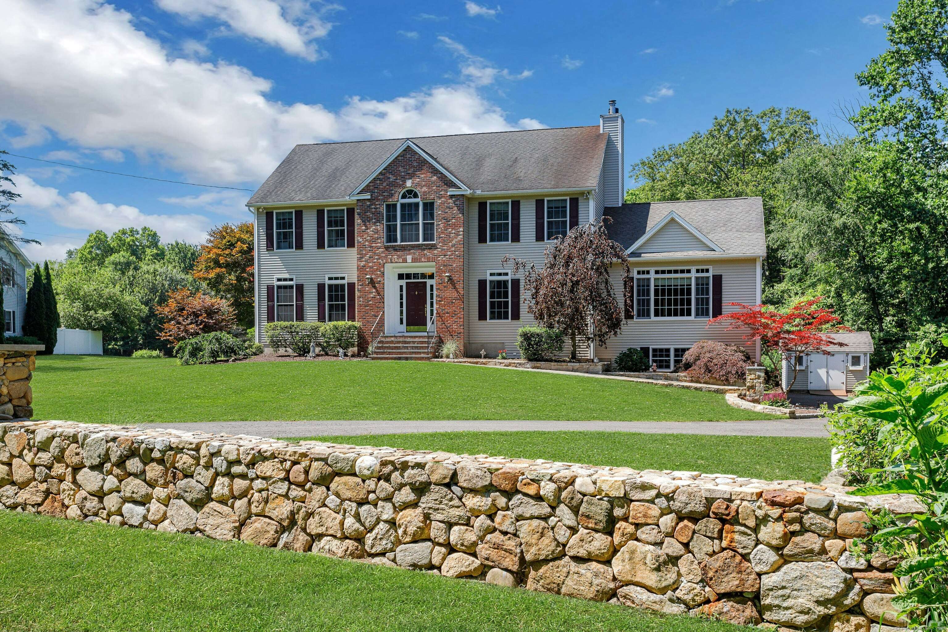 Shelton, CT 06484,64 Thompson Street