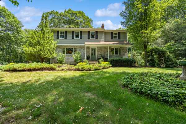 100 Fairhaven Drive, Middlebury, CT 06762