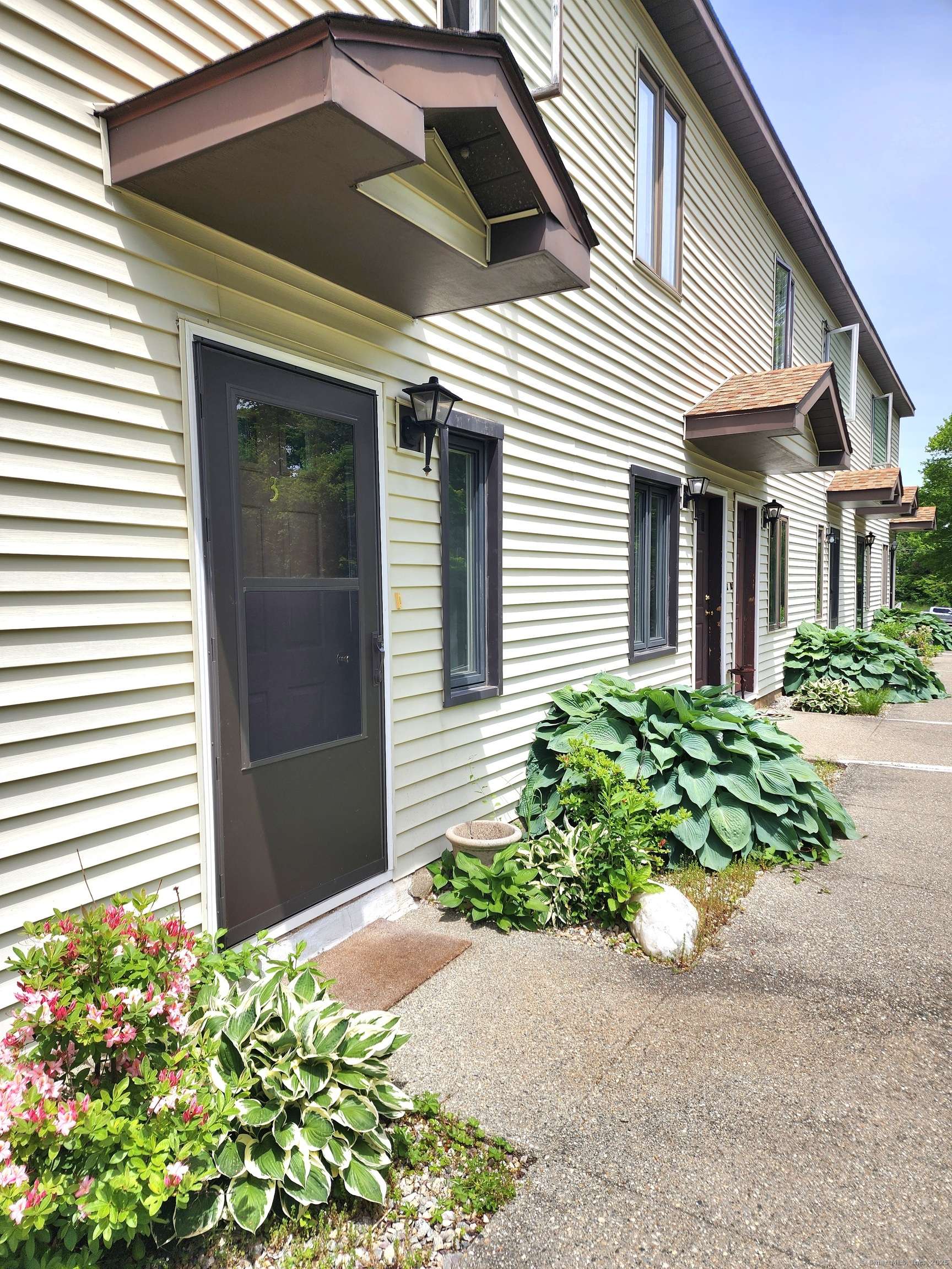 Pomfret, CT 06259,3 Brook Front Lane #3