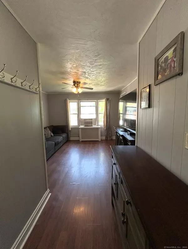 Bridgeport, CT 06610,744 Canaan Road #23
