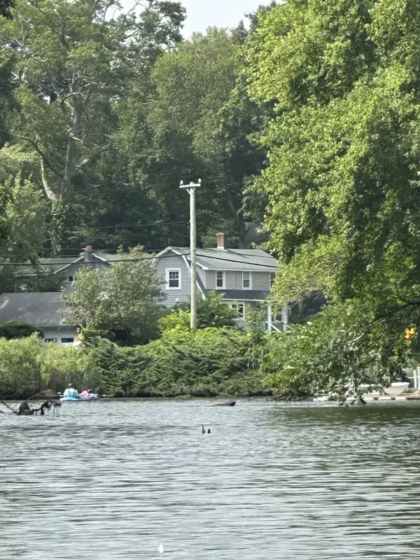 Waterford, CT 06385,182 Oswegatchie Road