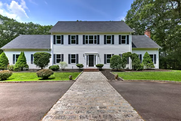 330 Webb Circle, Monroe, CT 06468