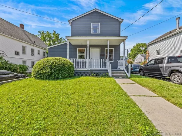 32 Ashcraft Road, New London, CT 06320